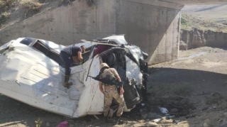 DƏHŞƏTLİ QƏZA:  Mikroavtobus xəndəyə yuvarlandı, 24 nəfər öldü