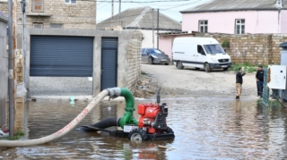 Bakının bu əraziləri yağış sulaırndan təmizlənir - VİDEO 