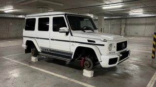 Bakıda "Gelandewagen"i qarajda təkərsiz qoydular - Dördü də oğurlandı 