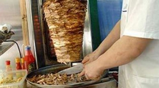 Nisyə dönər vermədiyi üçün dönərçini bıçaqladı