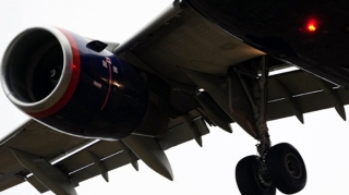 Həyəcan siqnalı verən Dubay-Moskva təyyarəsi təhlükəsiz eniş etdi 