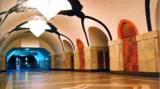 Bakı metrosunda sərnişinin halı pisləşdi 
