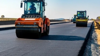 Sumqayıtda yol təmirinə 300 min manatdan çox xərclənəcək 