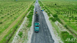 Qaxda bu yolunun yenidən qurulması davam edir   - VİDEO - FOTO