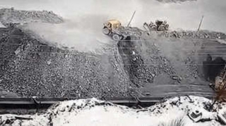 Yük avtomobilinin sürücüsü faciədən son anda xilas oldu - ANBAAN VİDEO 