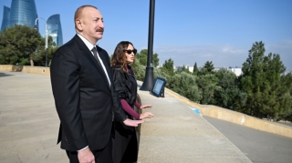 Prezidentlə xanımı Şəhidlər xiyabanında - FOTOLAR 