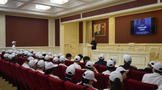 Məktəblilər “Gənclər günü”nü Polis Akademiyasında kursantları birgə qeyd etdi  - FOTO