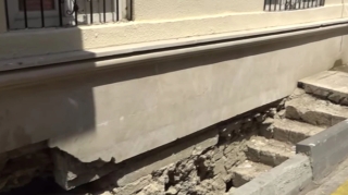 В Баку разрушен очередной тротуар - ВИДЕО
