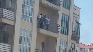 Bakıda gənc qız özünü göydələndən atmaq istədi  - VİDEO