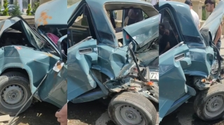 Ağsuda taksi "Ford"la  toqquşdu - VİDEO 