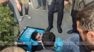 Bakıda moped ilə avtomobil toqquşdu: Xəsarət alan var   - FOTO