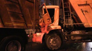 İki yük avtomobili toqquşdu: xəsarət alan var – Hacıqabulda