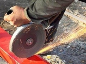 Mingəçevirdə faciə: laqonda ilə qolunu və ayağını kəsdi