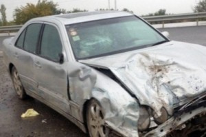 Bakıda atasının maşını ilə səkidəki insanları vurdu - ÖLƏN VƏ YARALANANLAR VAR