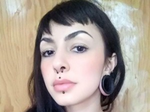 Qız göbəyini kəsib, sevdiyi oğlana göndərdi - FOTO