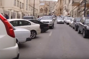 Məktəblərin ətrafı dayanacağa çevrilib - VİDEO