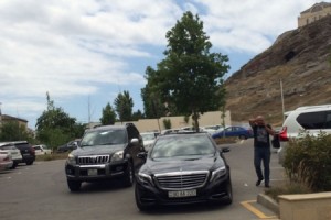 Tağı Əhmədəv "Mercedes"i ilə generalın məhkəməsinə gəldi - FOTO