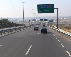 “Saxla” əmrinə tabe olmayan sürücü avtomobillə birgə saxlanılıb - Bakı-Qazax yolunda