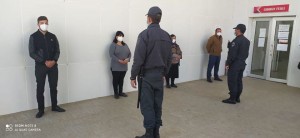 Gədəbəydə polislər sakinlərə maska payladı - FOTO