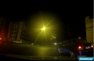 Qəza vəziyyəti yaradan xanım sürücü  99 SH 358 - VİDEO