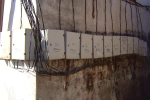 Bakıda bir evin divarına 13 elektrik sayğacı quraşdırılıb– VİDEO 