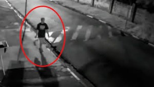 Soyulacağını anlayan şəxsdən müdhiş qaçış - VİDEO