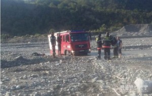 FHN-in yanğın söndürməyə gedən maşını çayda batıb - VİDEO