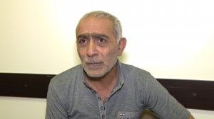 Bu ağsaqqal bir gecədə mağazadan 73 telefon oğurladı - FOTO