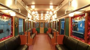 Retro vaqonların qoşulduğu iki qatar xəttə çıxarılıb