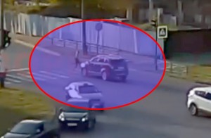 Bu dəfə “qırmızı”dan avtomobil yox, piyada keçdi, özü də iki dəfə - VİDEO