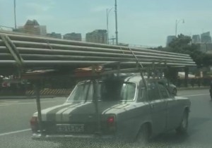 Bakıda təhlükəli "QAZ 24": Ehtiyatlı olun! - VİDEO