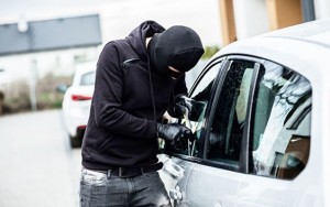 Bakıda avtomobil qaçıran keçmiş məhkumlar yaxalandı