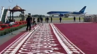 Prezidentin təyyarəsi Buxara aeroportuna endi - VİDEO - YENİLƏNİB