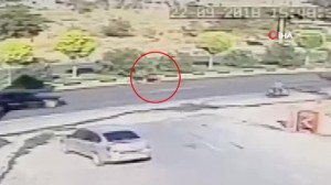 ŞOK görüntü: At onu vuran sürücünü belə öldürdü - VİDEO