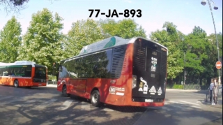 "BakuBus" sürücüsü svetoforun qadağanedici işığını saymayıb hərəkət etdi - VİDEO