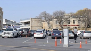 FHN avtomobillərini qanunsuz parklayan sürücülərə müraciət edib 