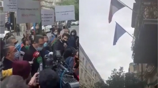 Fransa səfirliyi qarşısında aksiya keçirilir  - VİDEO - YENİLƏNİB