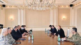Президент Ильхам Алиев принял глав МИД и Минобороны Турции  - ФОТО