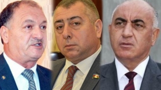 Dəmir barmaqlıqlar arxasında dözə bilməyən məmurlar... - FOTO