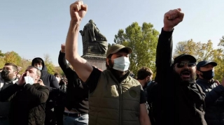 В центре Еревана проходит новый протест  - ВИДЕО
