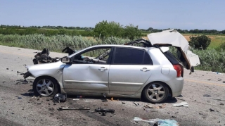 Kürdəmirdə “Toyota” “KamAZ”a çırpılıb, ölənlər var - FOTO   - VİDEO