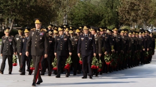 Личный состав МВД посетил парк Победы в связи с Днем памяти - VİDEO 