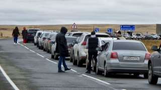 Количество ожидающих на границе России и Латвии автомобилей за неделю выросло в четыре раза