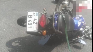 Bakıda motosiklet avtomobilə çırpıldı, ölən var   - FOTO