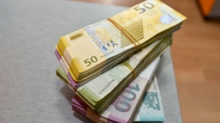 Bu şəxslərin maaşında 35 və 10 faiz artım olacaq - RƏSMİ 