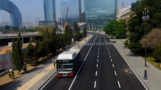 8 noyabr prospektində yağışın yaratdığı fəsadlar aradan qaldırılır 