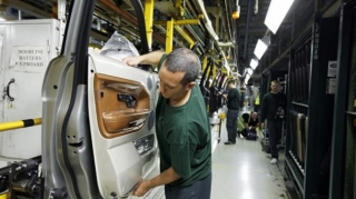 Böyük Britaniyada avtomobil istehsalı rekord səviyyədə azalıb 