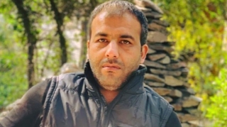 Bakıda marketin qarşısında 2 nəfəri cərəyan vurub öldürdü - FOTO