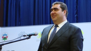 Vasif Talıbovun oğlu yeni "Range Rover"i  ilə Bakıda   - VİDEO