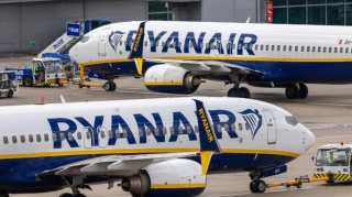Yüzlərlə pilot "Ryanair" aviaşirkətini məhkəməyə verdi 